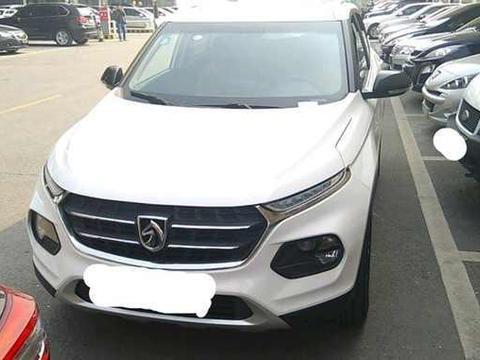 国产小型SUV销量之王-宝骏510有哪些优缺点？