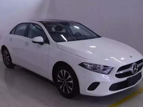 奔驰也换设计师？这款新车长成这样，曾经的小钢炮去哪儿了？