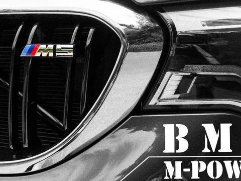 早起约跑的宝马M5，只有性能？不存在的