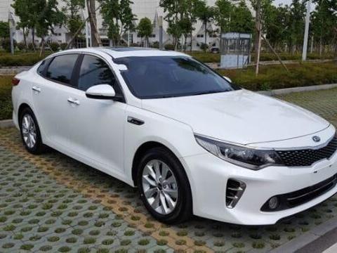 买凯美瑞后悔了，这车曾卖24万比奥迪风光，如今一降再降，仅13万