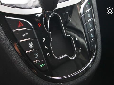 下雨时开车，不关掉这个小按钮，发动机直接报废，哭也没用