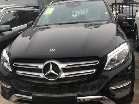 18款中东版奔驰GLE400外形设计上十分时尚耐看