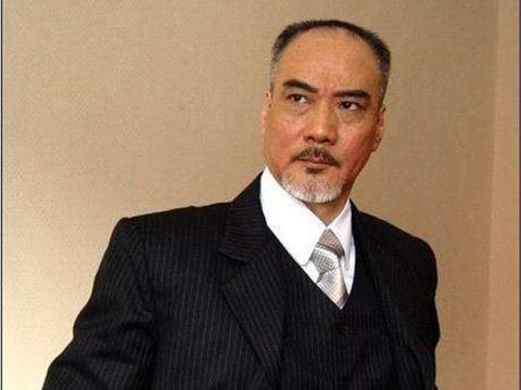 曾为钱断送星途，抛弃张国荣绯闻女友，今68岁开宝马X6成这般！