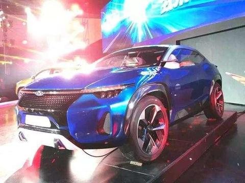 高逼格仅10万，对开门配悬浮中控屏，保时捷见了它都得绕路走