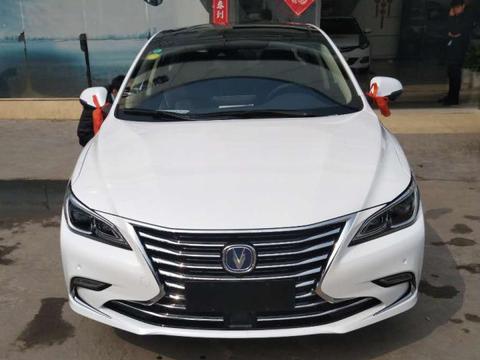 幸亏没买名图，这车比思域还漂亮，油耗4毛，不足8万！