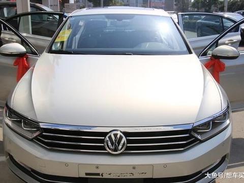 成都小伙22万提迈腾380豪华版, 既能当婚车也圆自己的汽车梦