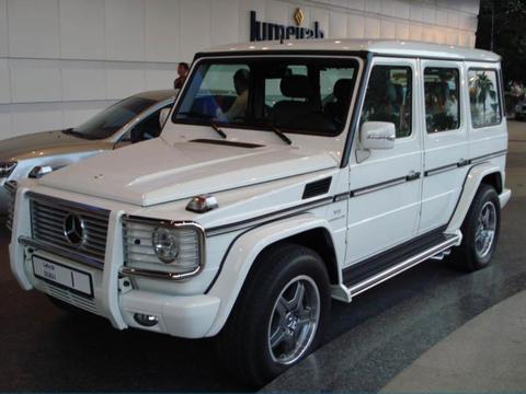 迪拜酋长换车了，每一台都用6年，车上必须装两样东西