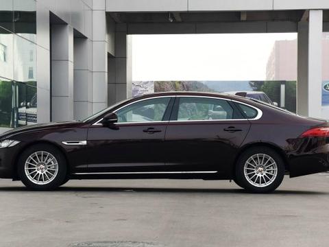 这台中大型轿车30多万上路，但怎么看都要一百万