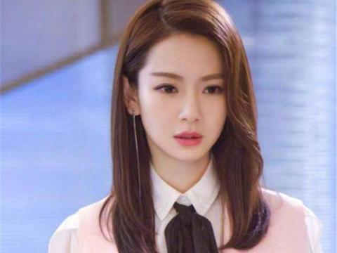 曾后悔割双眼皮，还肿成羊肉串，今34岁开宝马Z4，容貌却很美艳