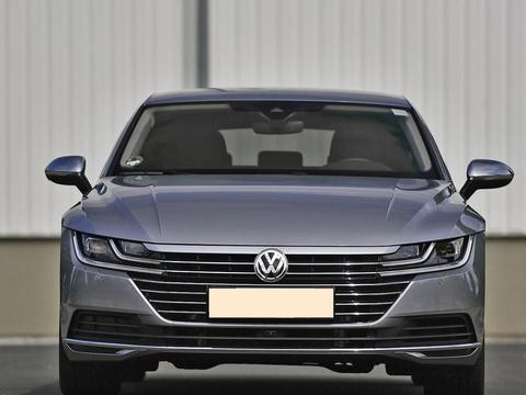 最新CC美到犯规, 迎面走来不敢相认, 都要被排队抢