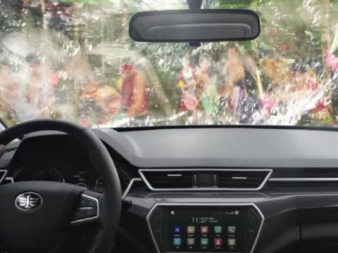 “国产蔚领”落地价不到8万，配置厚道，表现可圈可点，不输大众