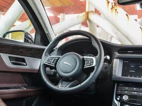 新车比奥迪豪华，捷豹终于爆发了！油耗是SUV的一半，很厚道