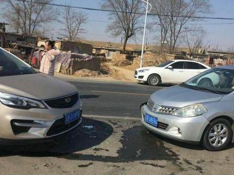 吉利帝豪SUV被日产轿车侧面猛撞, 撞出了两款车的质量差距