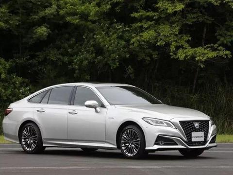 丰田不舍皇冠梦，帝豪GSe被喷丑出新高度，哪些新车没有槽点？