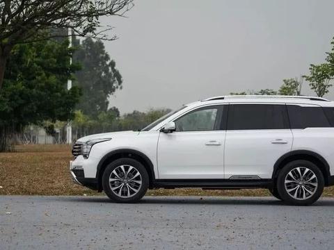 花一样的钱买不一样的配置，这辆2.0T的国产SUV不一般！