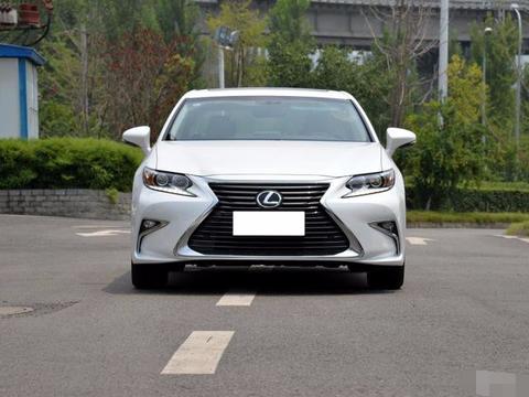 同事推荐我买凯美瑞，可我提了这款，开回家媳妇直夸我