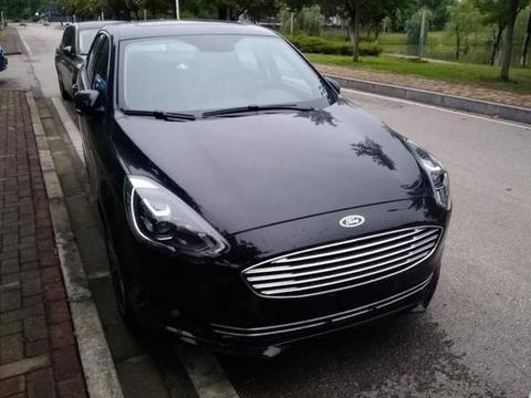 百年福特终再次发力，新版福睿斯志在霸街，网友：确定不是蒙迪欧