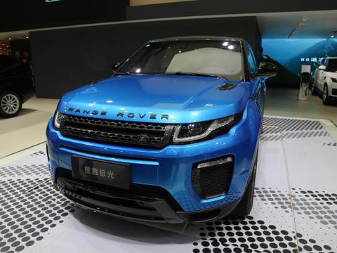 路虎揽胜极光-梦莲湖蓝限量版华南首秀 2018深港澳国际车展实拍！