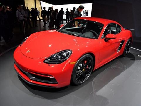 这车持续火爆，2.5T配7速DCT，4.1s破百，比BBA有魅力多了