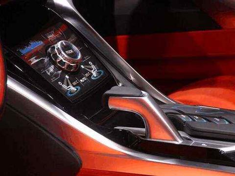 三菱终于要出大招了，堆出这款SUV外形强悍内饰精致