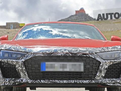 全新奥迪R8谍照，据说新车搭载2，9TV6发动机