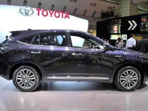 丰田又令车迷疯狂，新车换标后比宝马美，仅17万的小号汉兰达来了