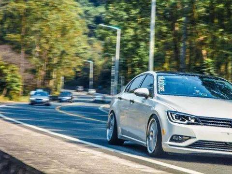 买轿跑看大众凌渡, 颜值高速度快更省油