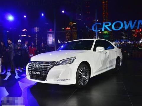 为挽救中国市场，丰田发布全新皇冠，搭12气囊8速仅20万起售