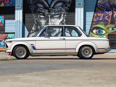 一个拯救的故事，一代传奇——宝马2002