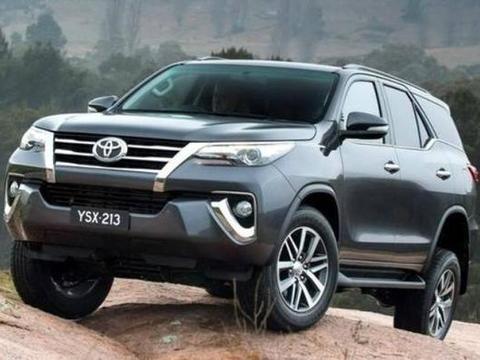 丰田奔跑者亮相，比汉兰达霸气，内饰设计粗狂，7座布局配四驱