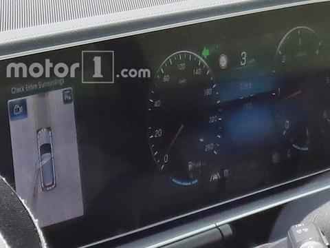 全新奔驰GLE内饰谍照曝光 科技感提升/或年内发布