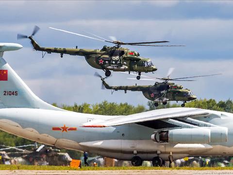 航空飞镖赛运-9"穿"鸟群着陆!外国摄影师拍的中国军机美爆了
