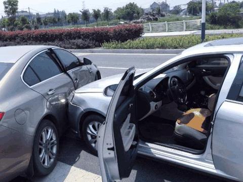 交警：汽车保险买这三种就可以，其他的都是坑钱