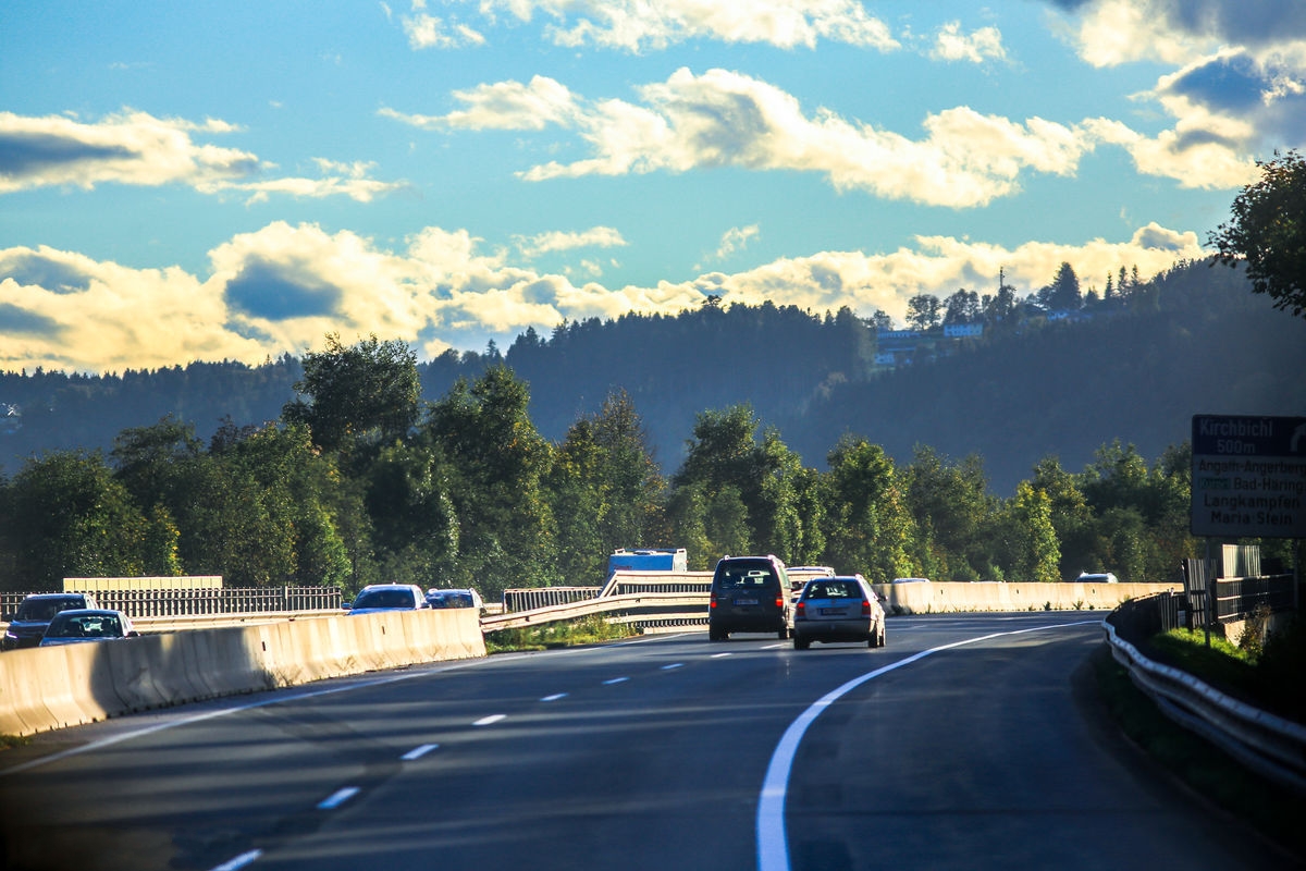 世界上最有意思的高速公路,开车不限速,在马路