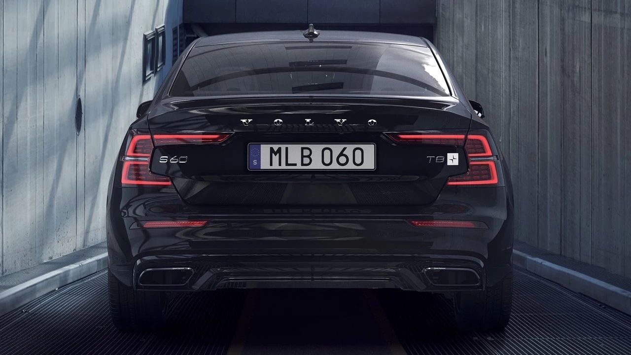 0t双增压四缸发动机与电动机组成的一套插电式混动系统,其综合最大