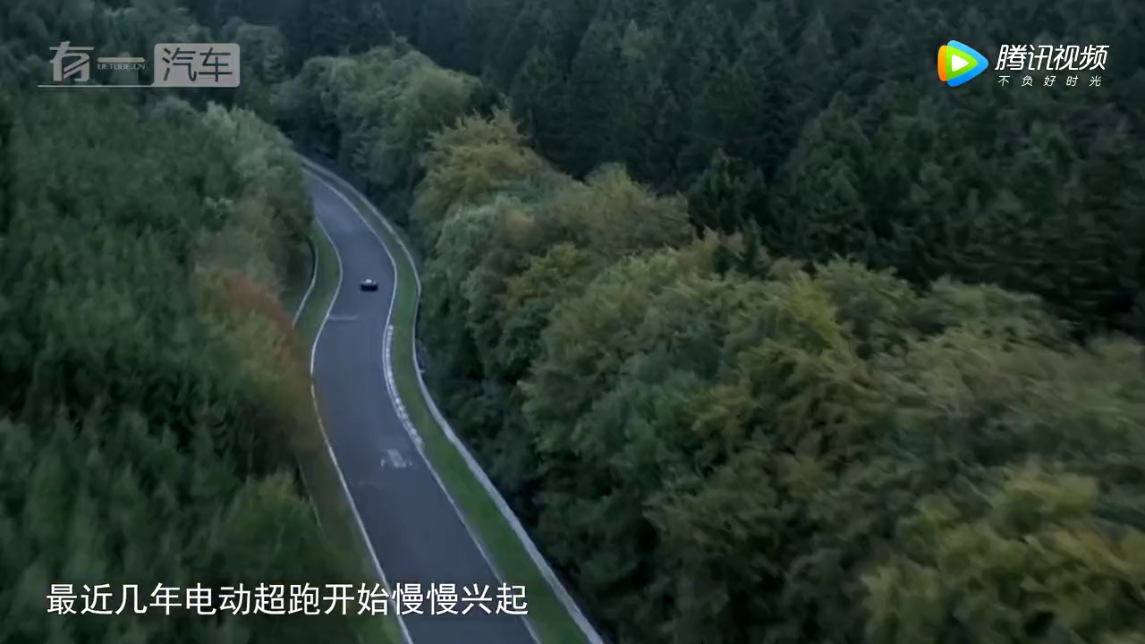 特斯拉车主觉得他的车最快，兰博基尼用实力告诉他：电动车都是垃圾