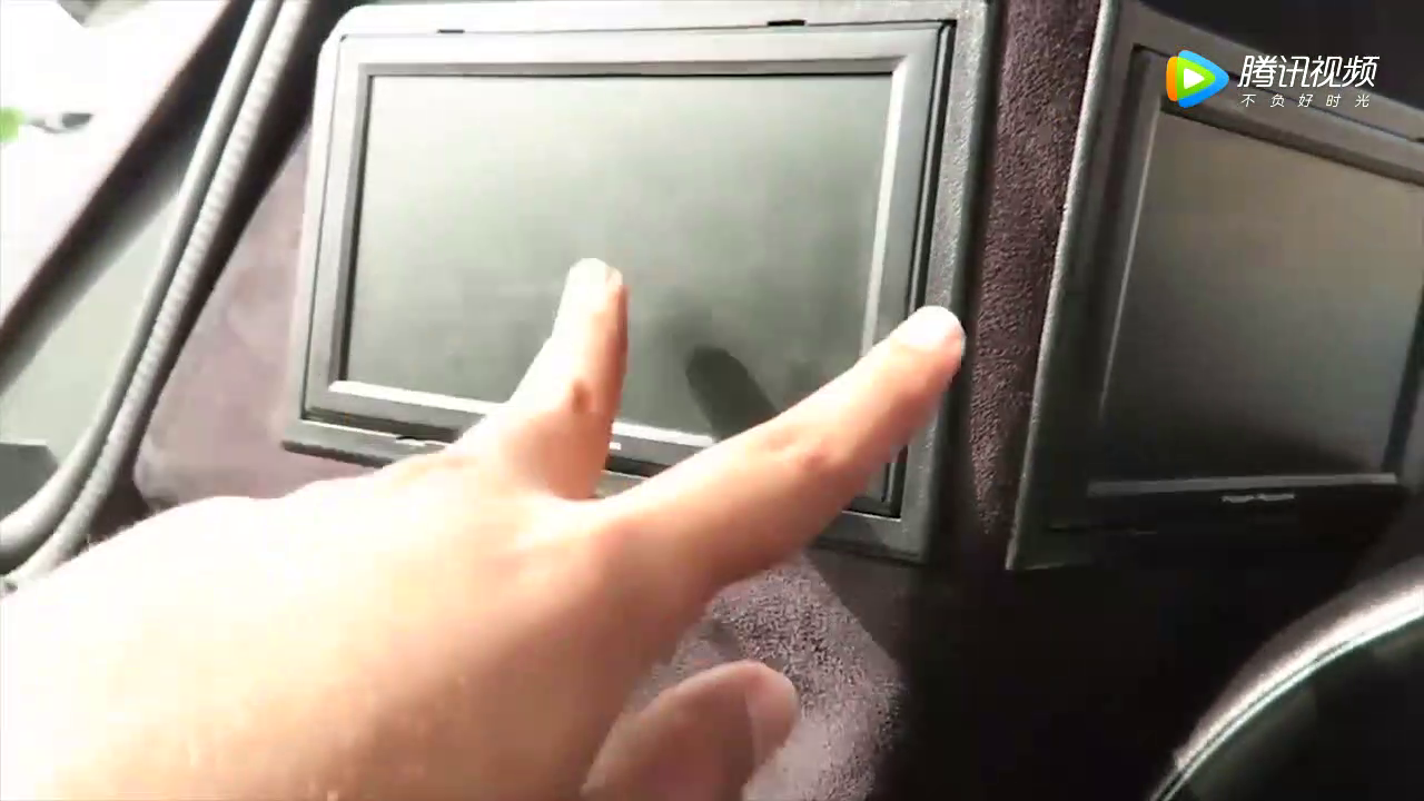 土豪按下钥匙的瞬间，感受下什么才叫超级跑车！