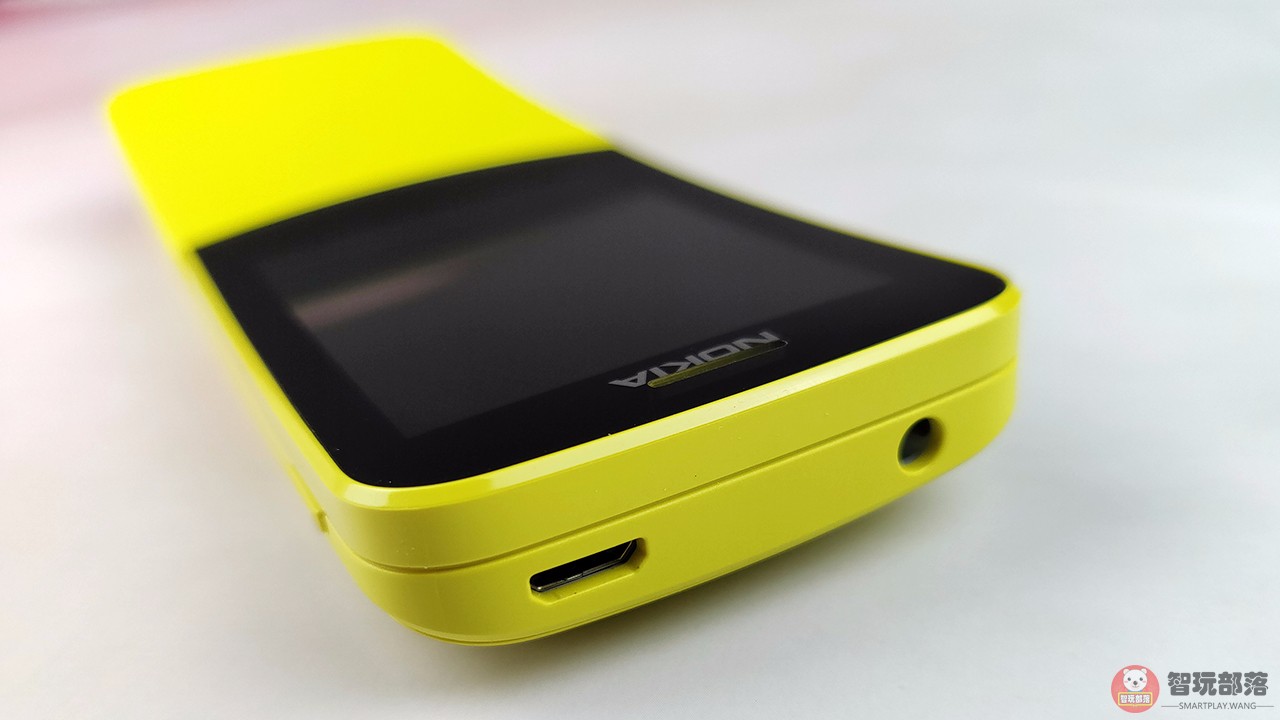 诺基亚81104G复刻版开箱图赏:网红香蕉机,竟