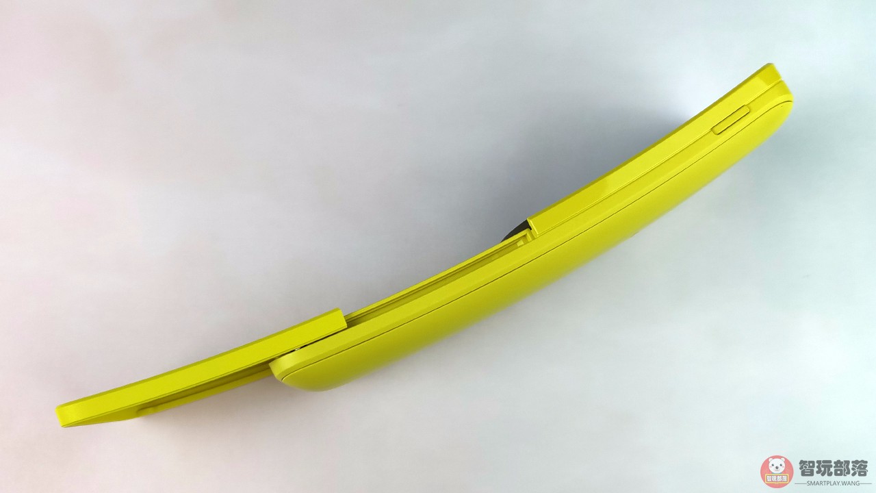 诺基亚81104G复刻版开箱图赏:网红香蕉机,竟