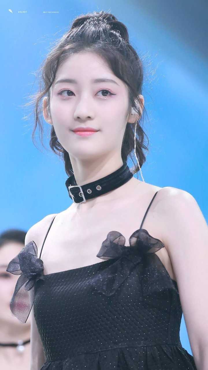 新晋明星的摇篮!除了奚梦瑶、戚砚笛,这个学校竟然还出过……