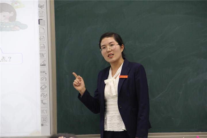 展教师风采 促技能提升 经开区六一小学开展数学教师基本功大赛