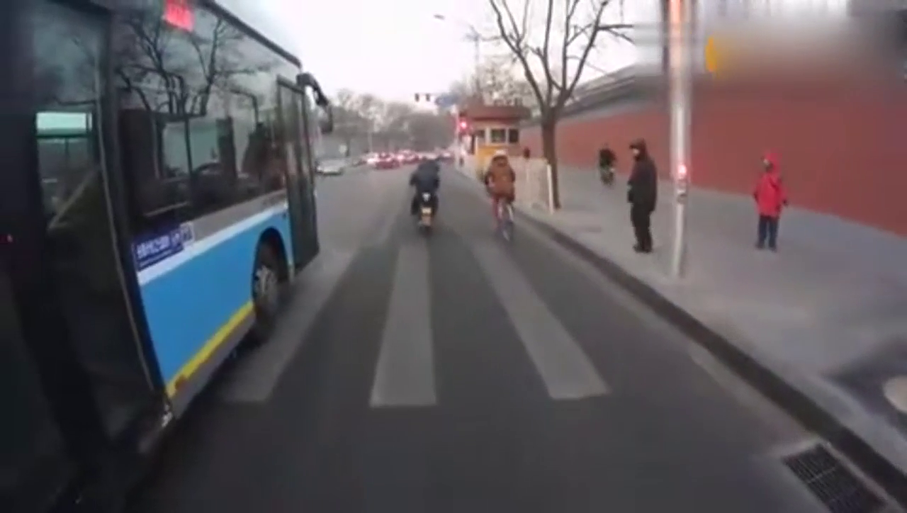 习以为常了？ 看北京路口的那些电动车