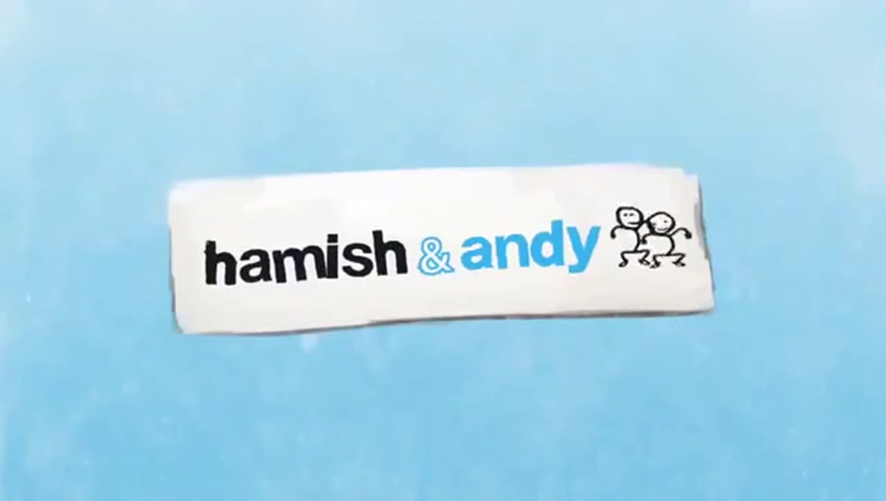 直接洗澡了，老外开着敞篷车去自动洗车！