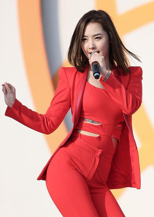 东北大坑上干亲家母 两个亲家晚上睡一块了 亲家公橾亲家母第一章