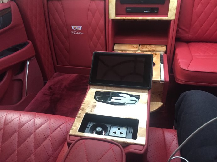 18款凯迪拉克总统一号这怎么呀内饰豪华吗