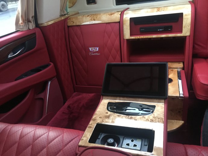 18款凯迪拉克总统一号这怎么呀内饰豪华吗