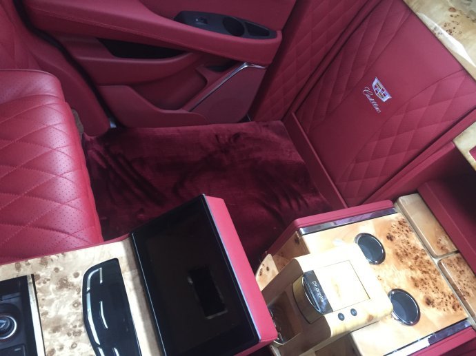 18款凯迪拉克总统一号这怎么呀内饰豪华吗