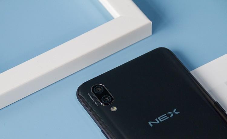 vivoNEX深度评测:正面无槽点,视觉更震撼