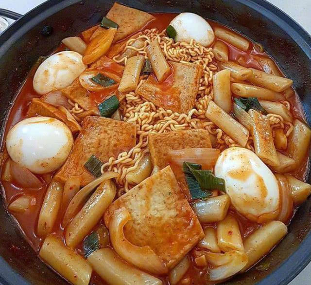 想知道韩国拉面和中国泡面有啥区别,看完这个