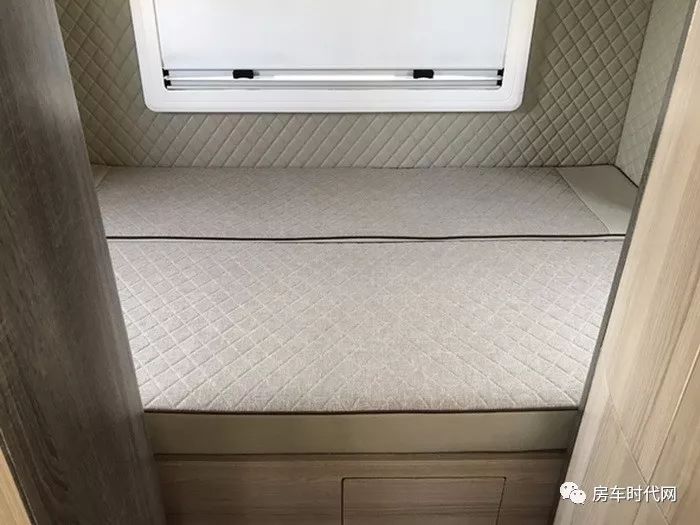 实力玩家的首选 雅升进口奔驰C型房车